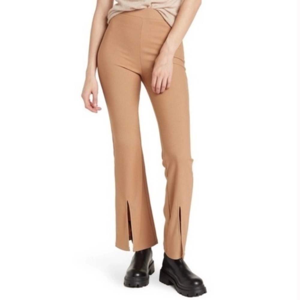 Elodie Women’s Ribbed Flare Tan Pants